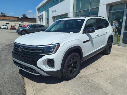 2025 Volkswagen Atlas 2.0T Peak Edition