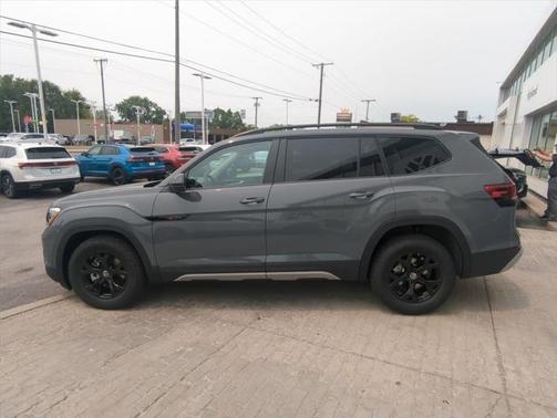 2025 Volkswagen Atlas 2.0T Peak Edition