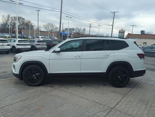 2025 Volkswagen Atlas 2.0T SE w/Technology 4MOTION