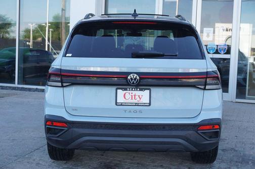 Deep Black 2025 Volkswagen Taos 1.5T SE Black