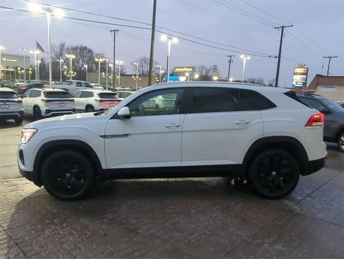 2025 Volkswagen Atlas Cross Sport 2.0T SE w/Technology 4MOTION