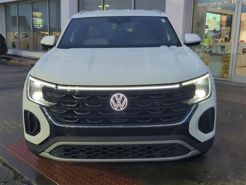 2025 Volkswagen Atlas Cross Sport 2.0T SE w/Technology 4MOTION