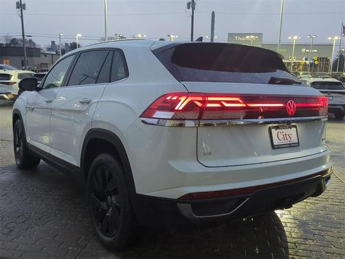 2025 Volkswagen Atlas Cross Sport 2.0T SE w/Technology 4MOTION