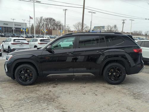 2026 Volkswagen Atlas Peak Edition