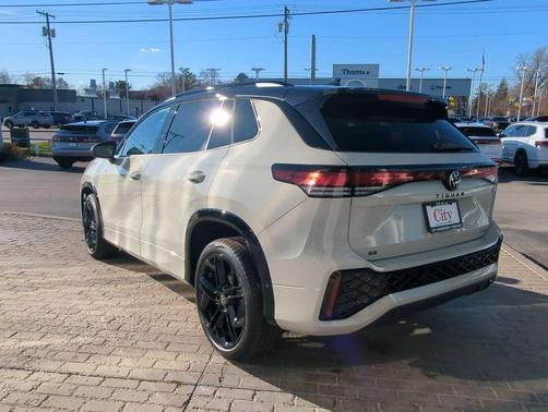 2026 Volkswagen Tiguan 2.0T SE R-Line Black 4MOTION