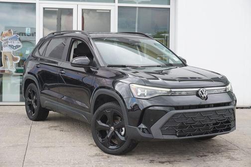 Deep Black 2025 Volkswagen Taos 1.5T SE Black