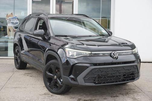 Deep Black 2025 Volkswagen Taos 1.5T SE Black
