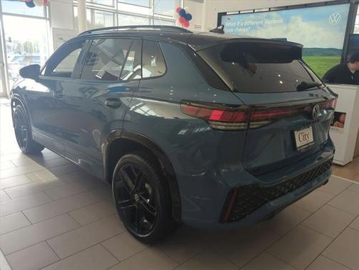 2025 Volkswagen Tiguan 2.0T SE R-Line Black 4MOTION
