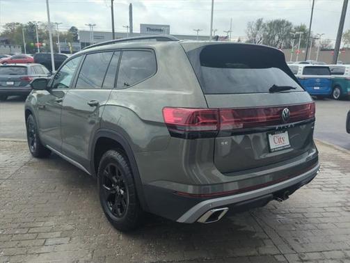 2025 Volkswagen Atlas 2.0T Peak Edition