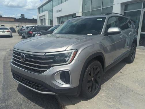 2025 Volkswagen Atlas 2.0T SE w/Technology 4MOTION