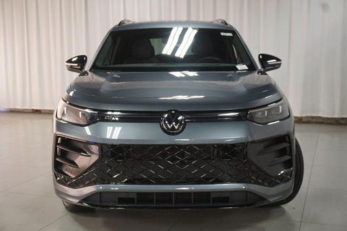 platinum gray metallic 2026 Volkswagen Tiguan 2.0T SE R-Line Black 4MOTION