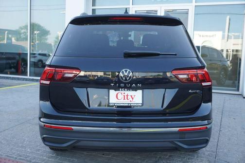 Deep Black Pearl 2024 Volkswagen Tiguan 2.0T S 4MOTION