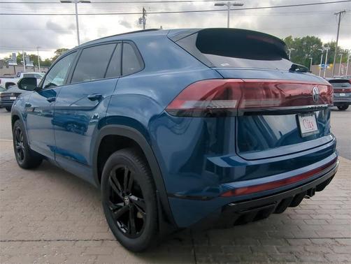 2026 Volkswagen Atlas Cross Sport 2.0T SEL
