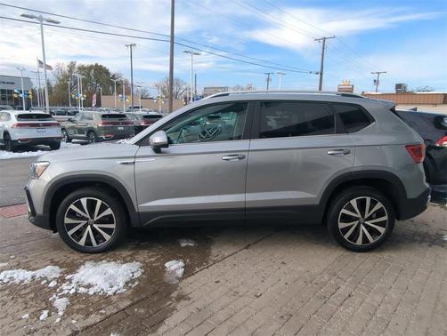 2024 Volkswagen Taos 1.5T SE