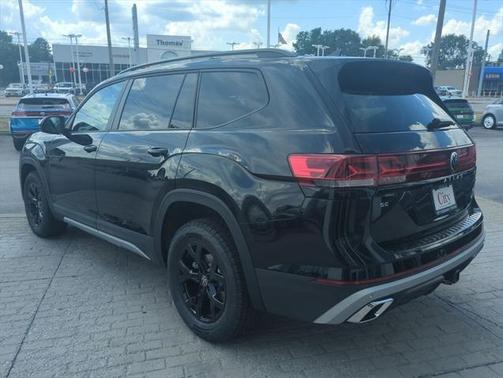 2025 Volkswagen Atlas 2.0T Peak Edition