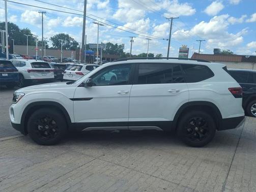 2025 Volkswagen Atlas 2.0T Peak Edition