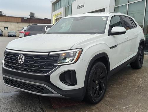 2025 Volkswagen Atlas Cross Sport 2.0T SE w/Technology 4MOTION