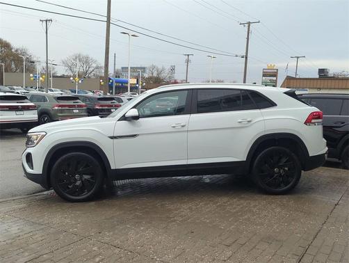 2025 Volkswagen Atlas Cross Sport 2.0T SE w/Technology 4MOTION