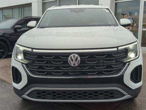 2025 Volkswagen Atlas Cross Sport 2.0T SE w/Technology 4MOTION