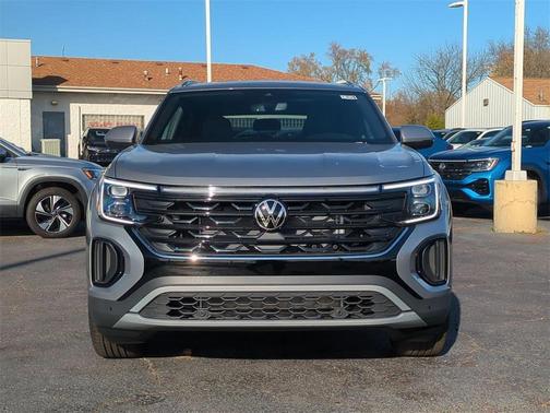 2025 Volkswagen Atlas Cross Sport 2.0T SE w/Technology 4MOTION