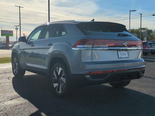 2025 Volkswagen Atlas Cross Sport 2.0T SE w/Technology 4MOTION