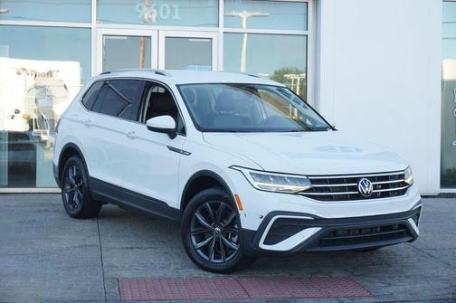 Pure White 2022 Volkswagen Tiguan 2.0T SE