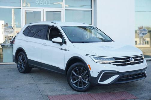 Pure White 2022 Volkswagen Tiguan 2.0T SE