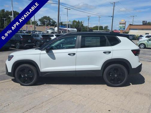 2025 Volkswagen Taos 1.5T SE Black