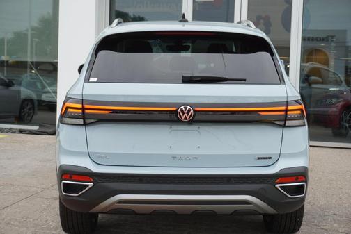 Monument Gray 2027 Volkswagen Taos SEL
