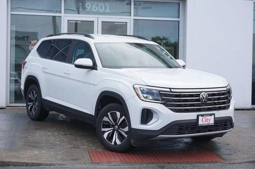 Pure White 2024 Volkswagen Atlas 2.0T SE