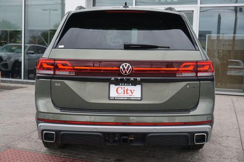 avocado green pearl 2026 Volkswagen Atlas Peak Edition
