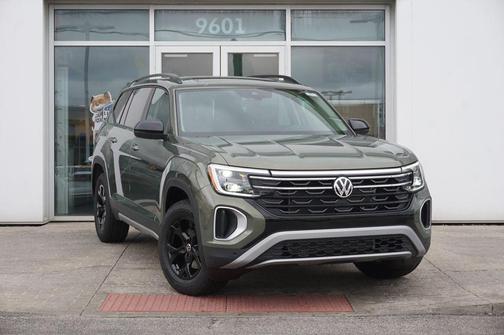 avocado green pearl 2026 Volkswagen Atlas Peak Edition