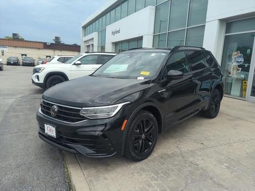 2022 Volkswagen Tiguan 2.0T SE R-Line Black 4MOTION