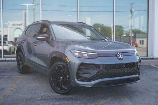 Platinum Gray Metallic 2025 Volkswagen Tiguan 2.0T SE R-Line Black 4MOTION