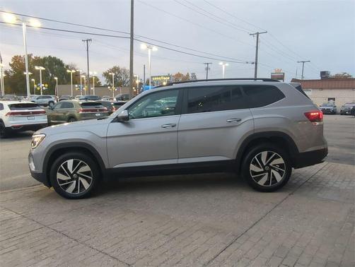2025 Volkswagen Atlas 2.0T SE w/Technology 4MOTION