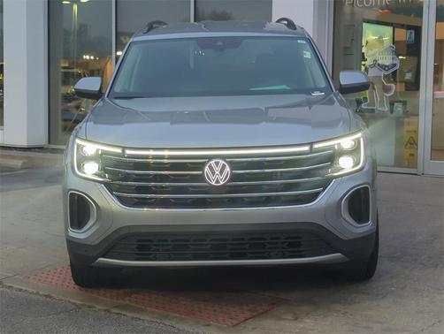 2025 Volkswagen Atlas 2.0T SE w/Technology 4MOTION