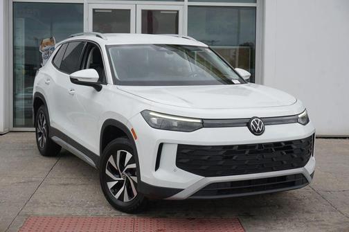 Pure White 2025 Volkswagen Tiguan 2.0T S 4MOTION