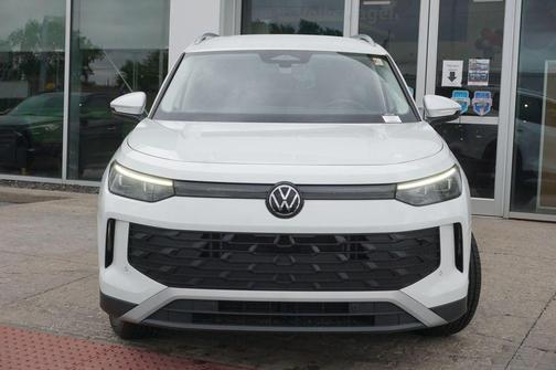 Pure White 2025 Volkswagen Tiguan 2.0T S 4MOTION