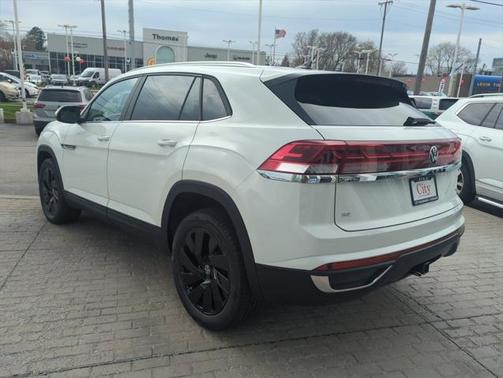 2025 Volkswagen Atlas Cross Sport 2.0T SE w/Technology 4MOTION