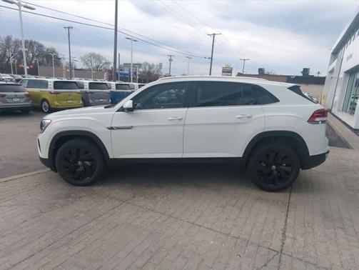 2025 Volkswagen Atlas Cross Sport 2.0T SE w/Technology 4MOTION
