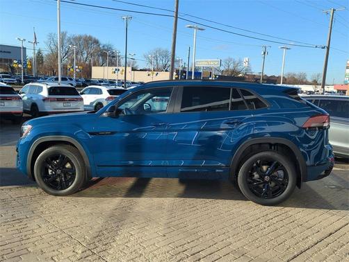 2026 Volkswagen Atlas Cross Sport 2.0T SEL