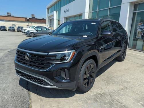 2025 Volkswagen Atlas Cross Sport 2.0T SE w/Technology 4MOTION
