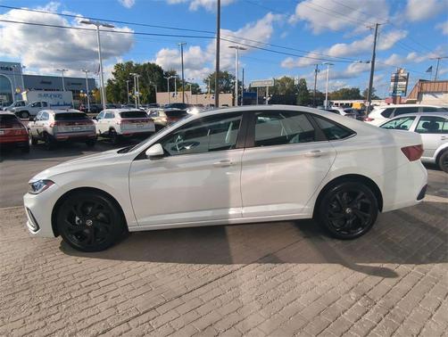 2025 Volkswagen Jetta 1.5T SE