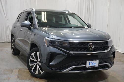 Platinum Gray Metallic 2023 Volkswagen Taos 1.5T SE