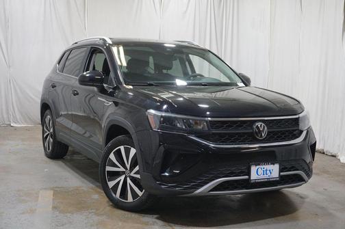 Deep Black 2023 Volkswagen Taos 1.5T SE