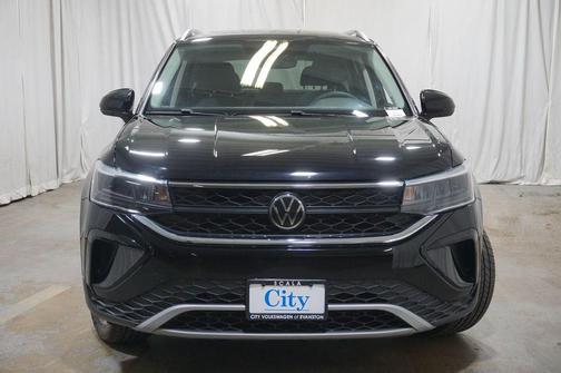 Deep Black 2023 Volkswagen Taos 1.5T SE