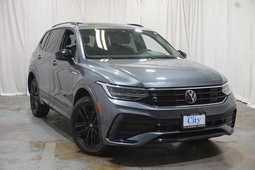 2022 Volkswagen Tiguan 2.0T SE R-Line Black