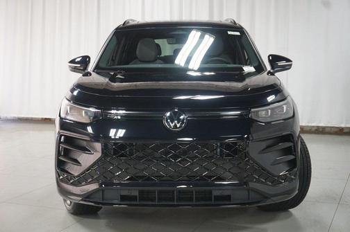 2025 Volkswagen Tiguan 2.0T SE R-Line Black 4MOTION