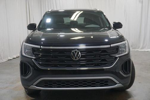 2024 Volkswagen Atlas Cross Sport 2.0T SE w/Technology 4MOTION