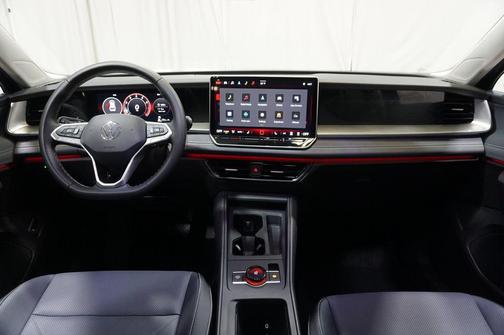 Deep Black Pearl 2025 Volkswagen Tiguan 2.0T SE 4MOTION
